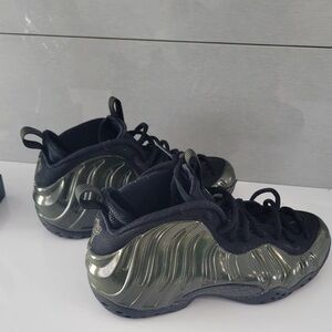 Nike Air Foamposite One Legion Green Black Mid Top Sneaker